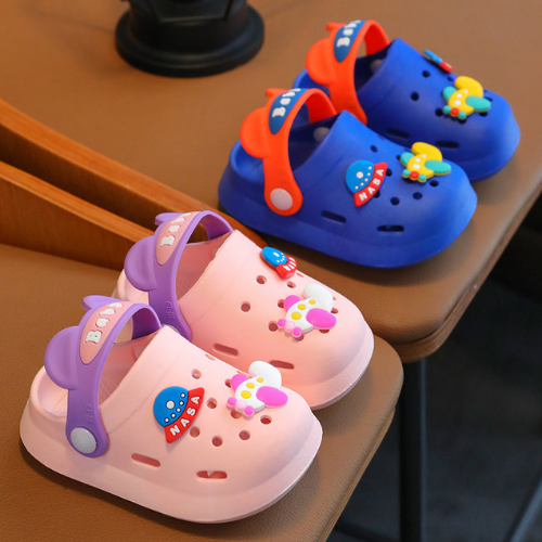 crocs, crocs infantil, sandalia infantil, sandália nuvem, acessórios infantis, moda infantil, verão 2024