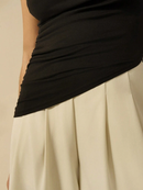 Blusa-Feminina-Preta-Assimetrica-de-Decote-Rebecca-garagebuy-05