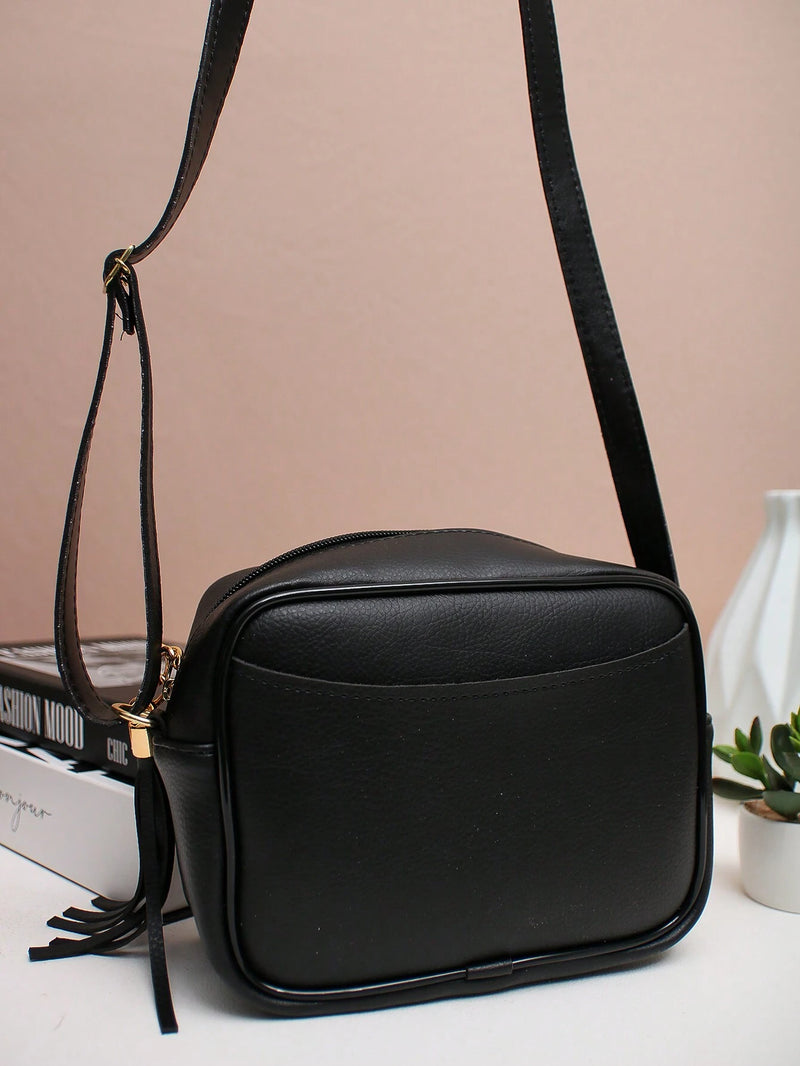  Analyzing image    Bolsa-Feminina-Com-Regulagem-Preto-GarageBuy-05