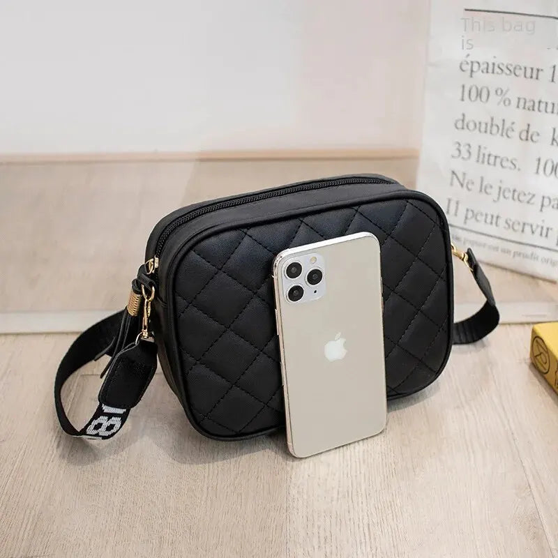 Bolsa-Feminina-em-Couro-Versátil-Bia-GarageBuy-05