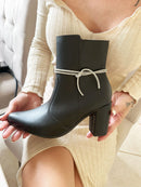 Bota Feminina Bico Fino Salto Grosso Preto