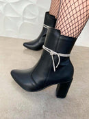 Bota Feminina Bico Fino Salto Grosso Preto