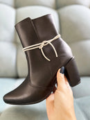 Bota Feminina Bico Fino Salto Grosso Preto