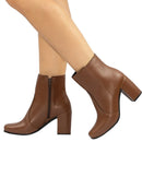 Bota-Feminina-Cano-Curto-Bico-Quadrado-Mady-Marrom-GarageBuy-01