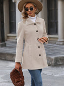 Casaco-Feminino-Sobretudo-Carol-Botão-Frontal-Damasco-GarageBuy-019