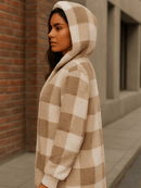 Casaco-Feminino-Xadrez-de-Búfalo-com-Capuz-Marrom-garagebuy-02