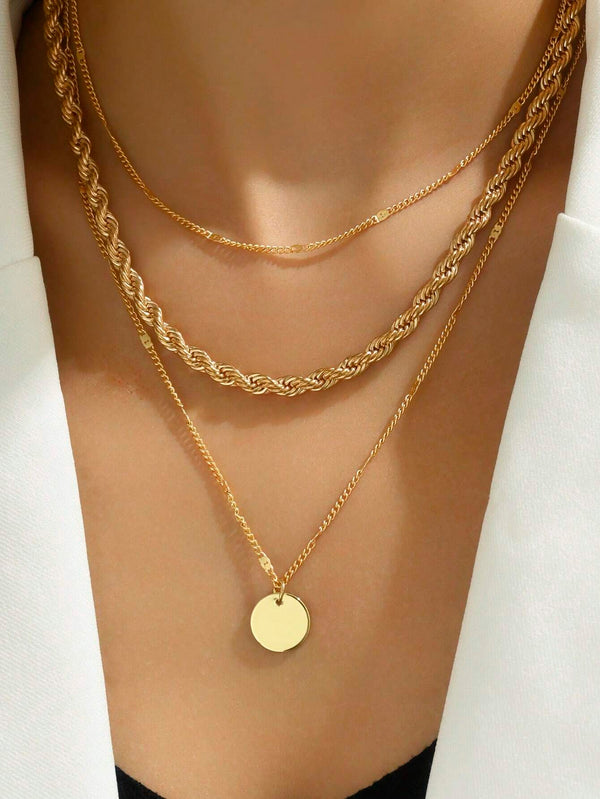 Colar-Feminino-Multicamadas-Com-Pingente-Dourado-GarageBuy-01