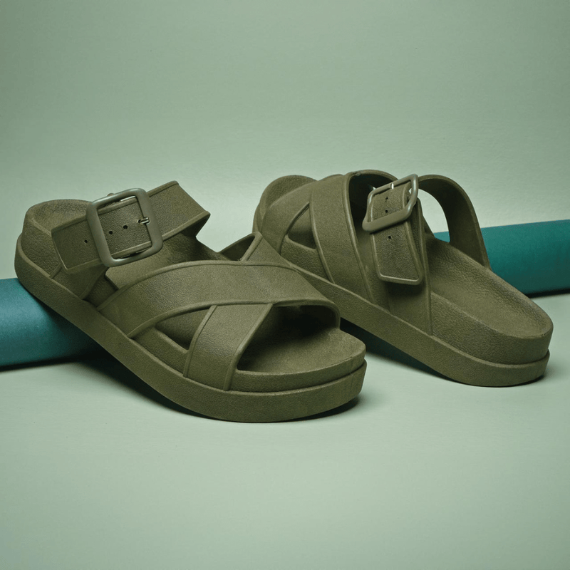 Sandália-Papete-Verde-Militar-Fivela-Alice-Brizze-GarageBuy-01